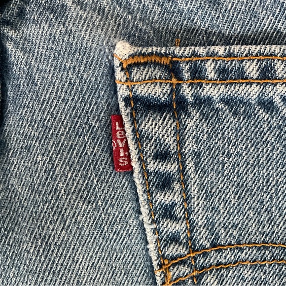 42x30 LEVI'S 560 Loose Comfort Fit Jeans 
Style # 560-4891
Blue - Picture 8 of 10